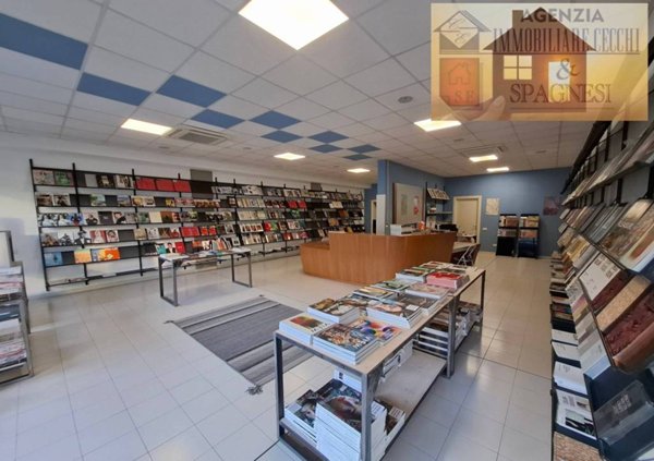 negozio in vendita a Prato in zona Tavola