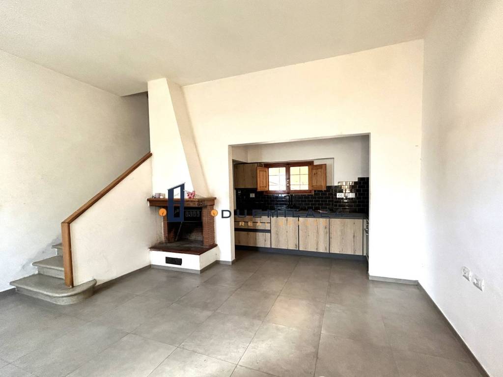 casa indipendente in vendita a Prato in zona Figline