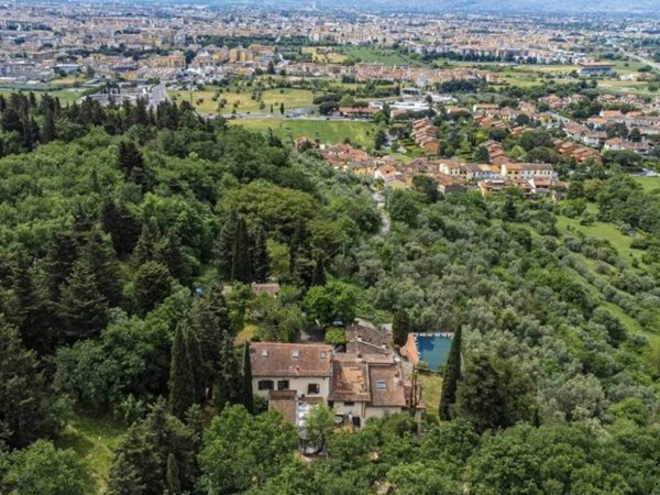 casa indipendente in vendita a Prato in zona San Martino