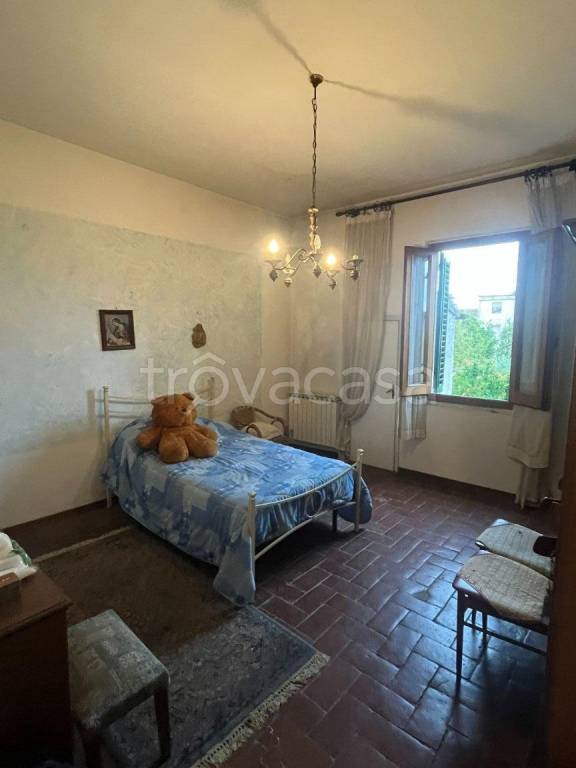 casa indipendente in vendita a Prato in zona Iolo