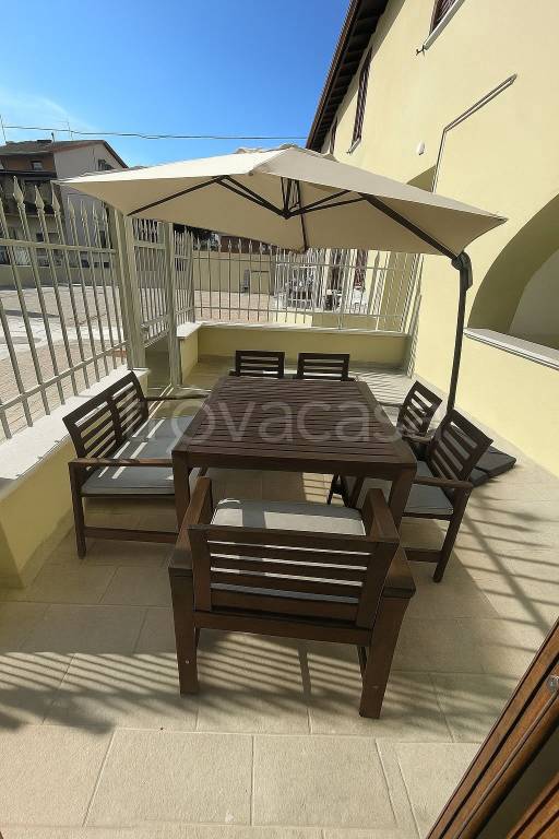 casa indipendente in vendita a Prato in zona Vergaio