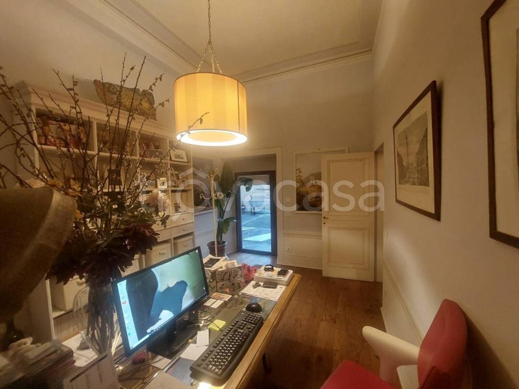 negozio in vendita a Prato