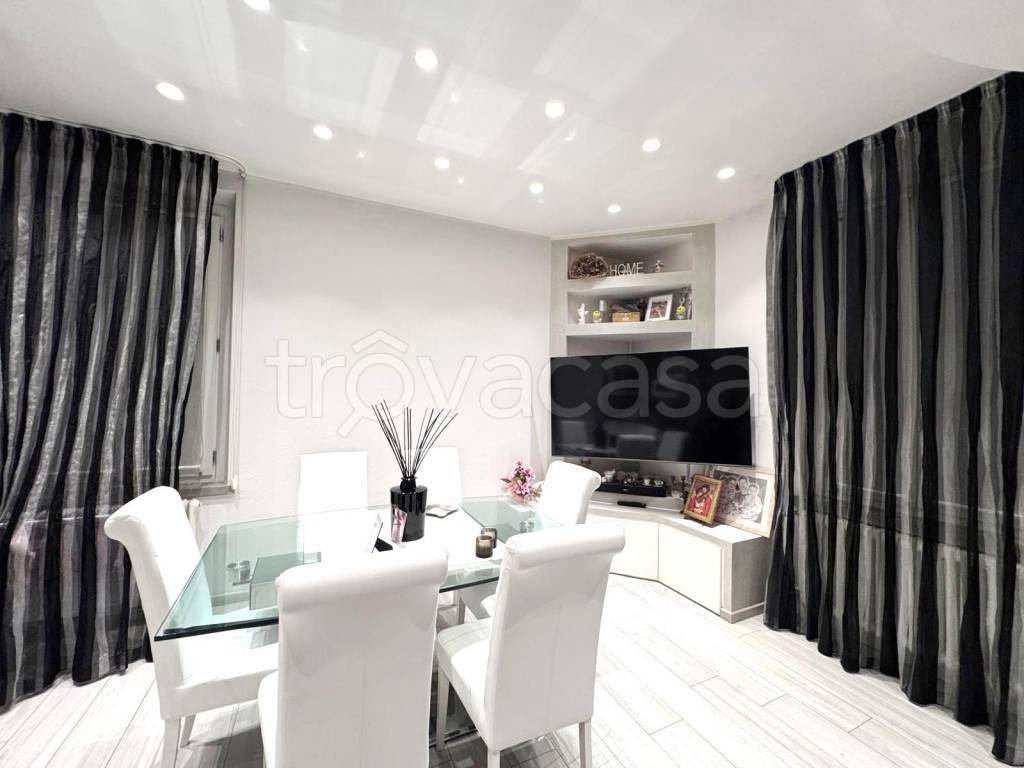 appartamento in vendita a Prato in zona Fontanelle