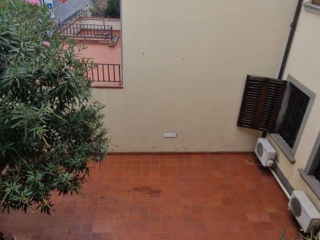 casa indipendente in vendita a Prato in zona La Querce