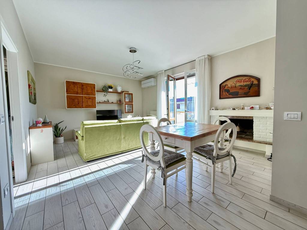 casa indipendente in vendita a Prato in zona La Querce