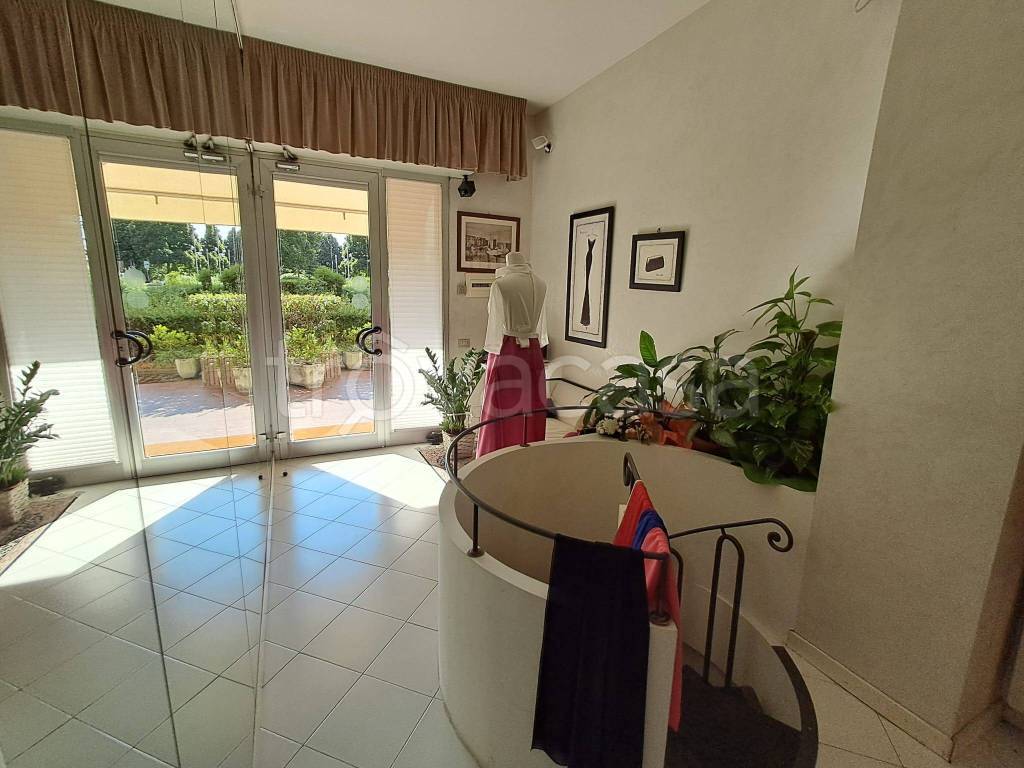 negozio in vendita a Prato