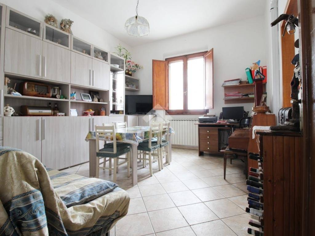 casa indipendente in vendita a Prato