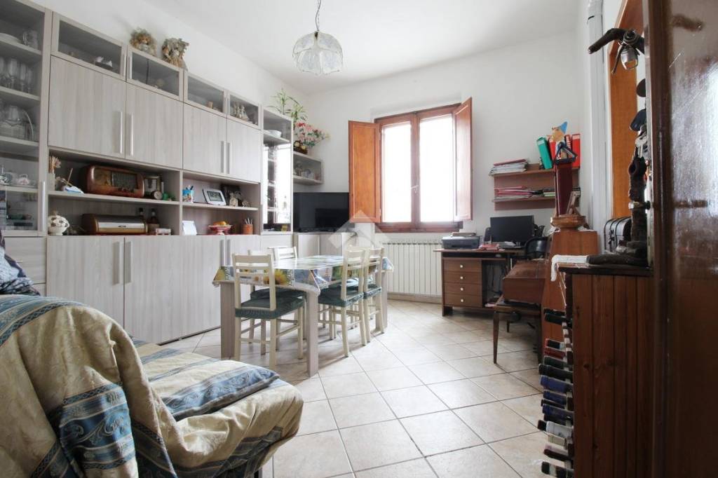 casa indipendente in vendita a Prato