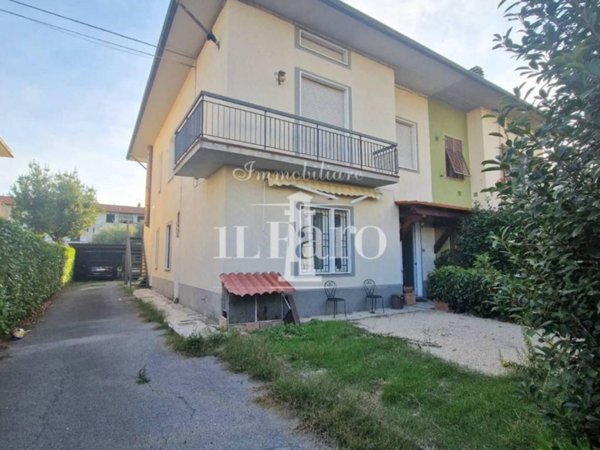 appartamento in vendita a Prato in zona Paperino