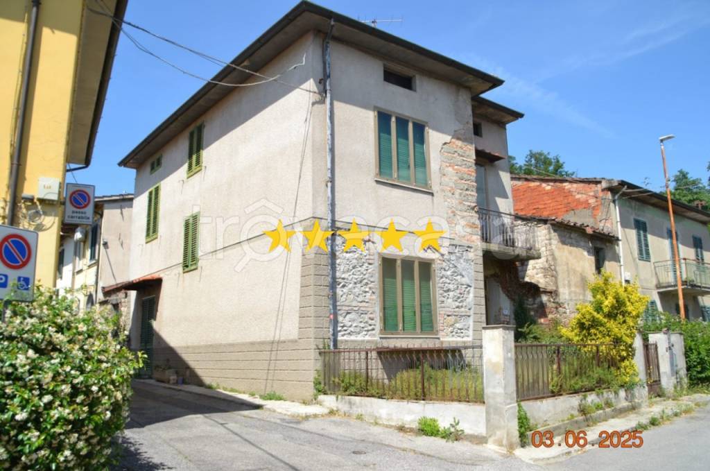 appartamento in vendita a Prato in zona Figline