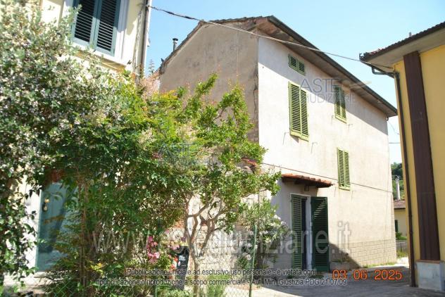 casa indipendente in vendita a Prato in zona Figline