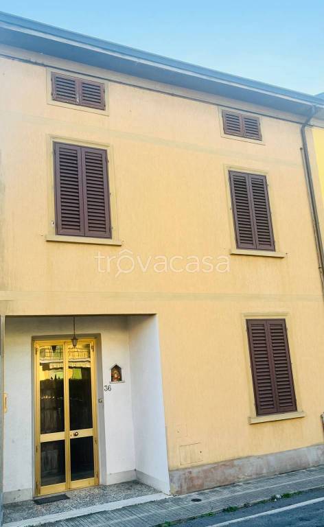 casa indipendente in vendita a Prato in zona Iolo