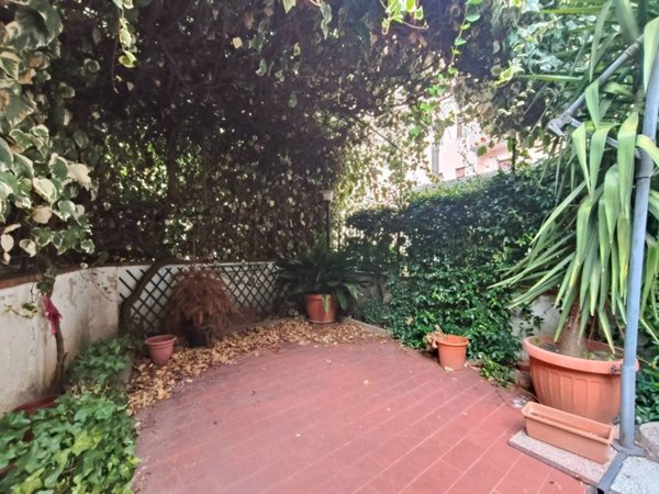 casa indipendente in vendita a Prato