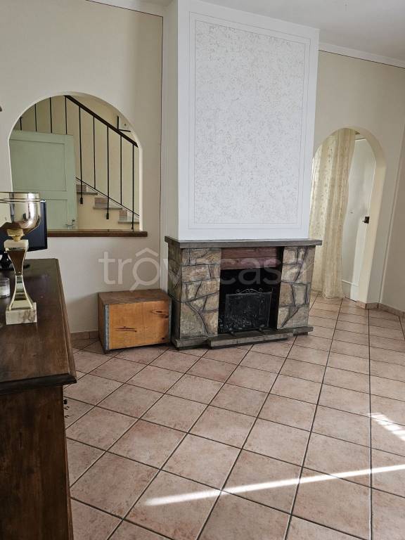 casa indipendente in vendita a Prato in zona Carteano