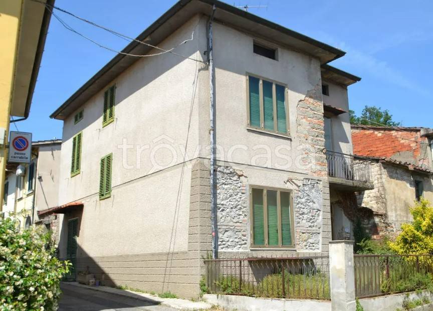 appartamento in vendita a Prato in zona Figline