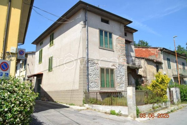 appartamento in vendita a Prato in zona Figline