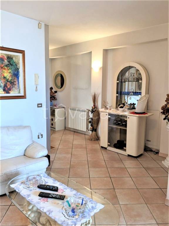 casa indipendente in vendita a Prato in zona Casale