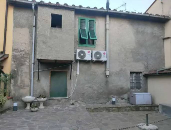 appartamento in vendita a Prato in zona Tavola