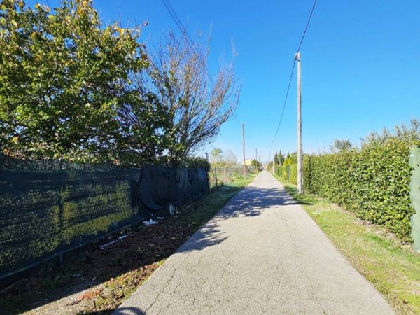 terreno agricolo in vendita a Prato in zona Fontanelle