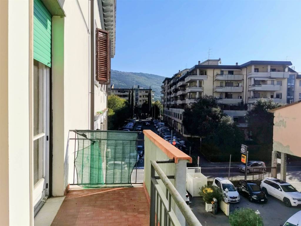 appartamento in vendita a Prato in zona Coiano