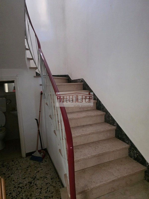 casa indipendente in vendita a Prato in zona Coiano