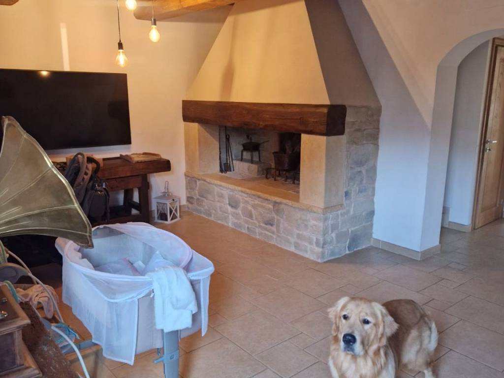 casa indipendente in vendita a Prato in zona Vergaio