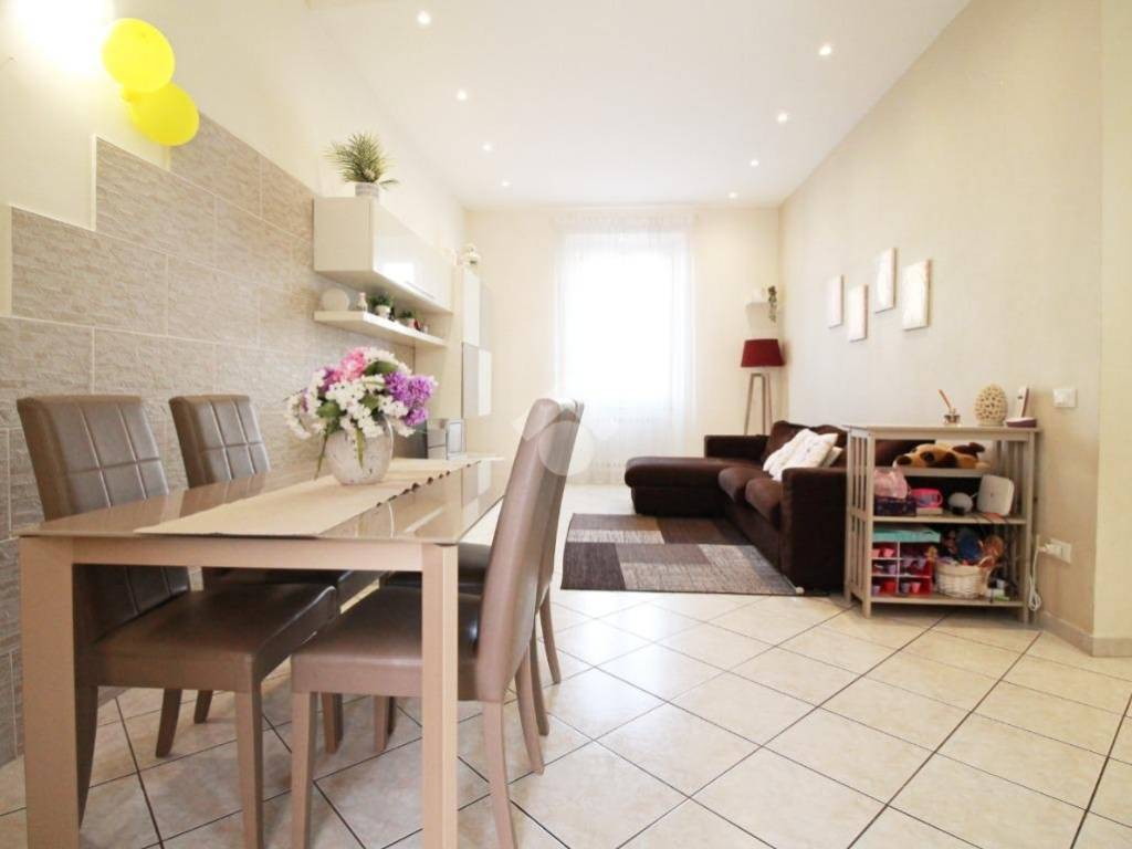 casa indipendente in vendita a Prato in zona Grignano