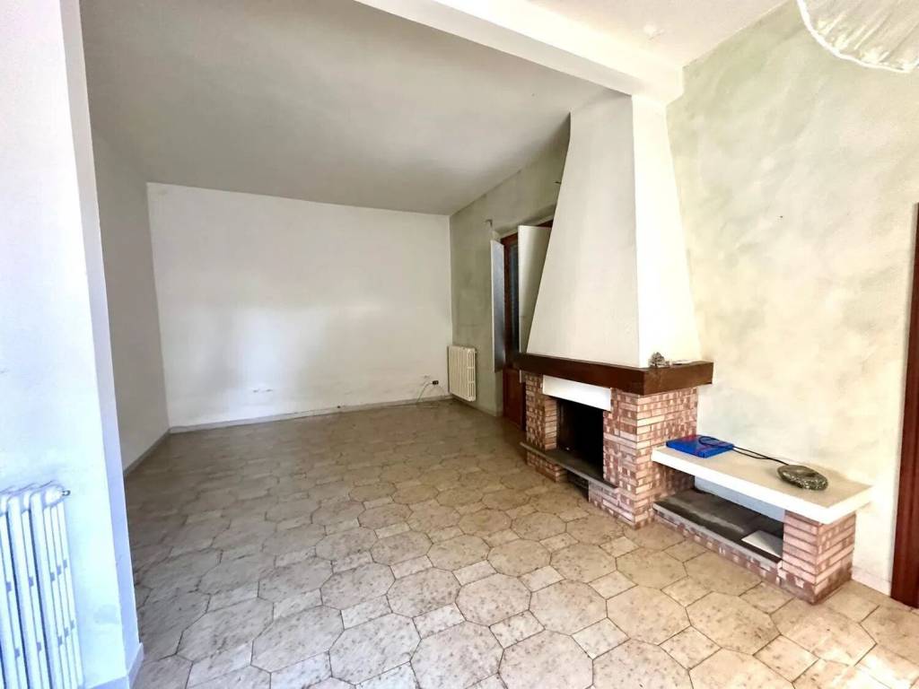 casa indipendente in vendita a Prato in zona Tavola