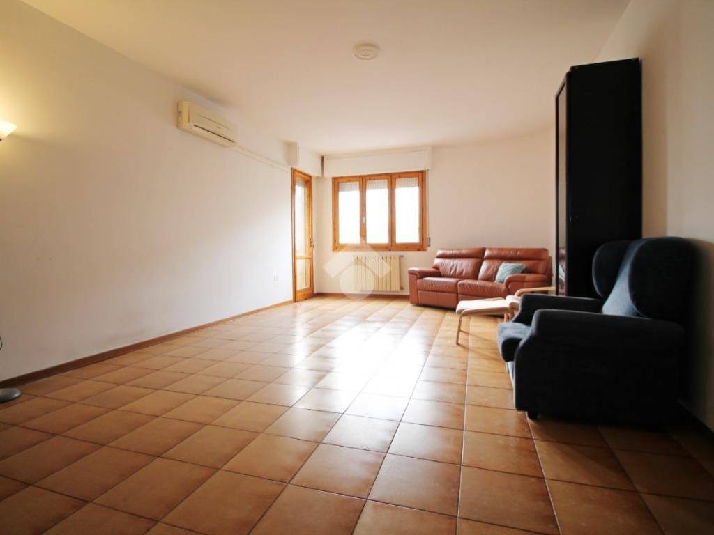 appartamento in vendita a Prato in zona Grignano