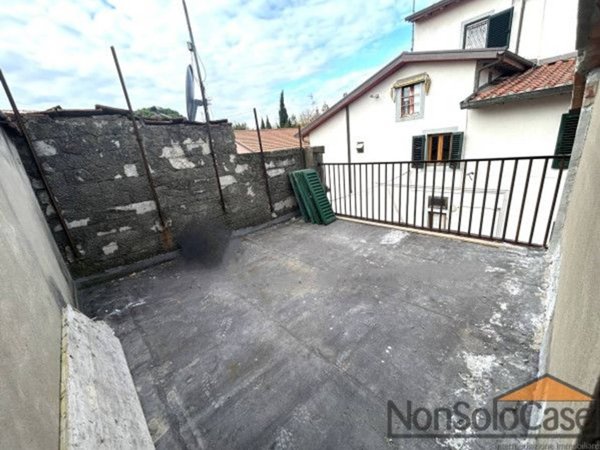 casa indipendente in vendita a Prato