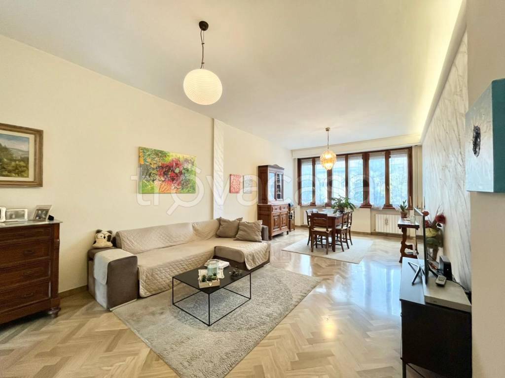 casa indipendente in vendita a Prato