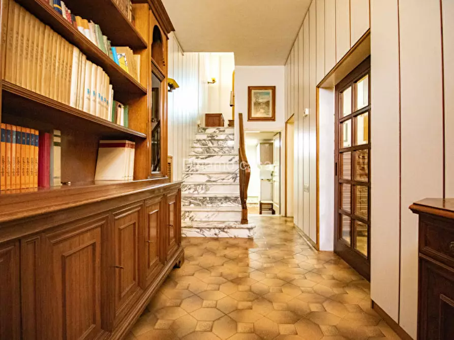 casa indipendente in vendita a Prato