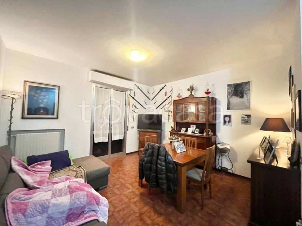 appartamento in vendita a Prato in zona Fontanelle