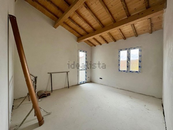 casa indipendente in vendita a Prato in zona Iolo