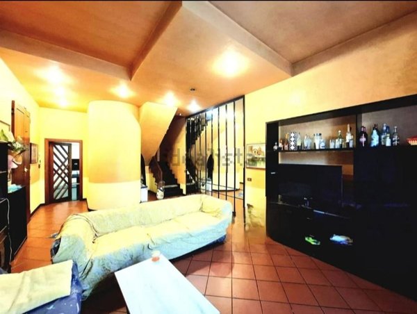 casa indipendente in vendita a Prato in zona Narnali