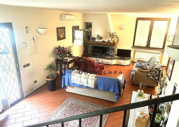 casa indipendente in vendita a Prato in zona Casale