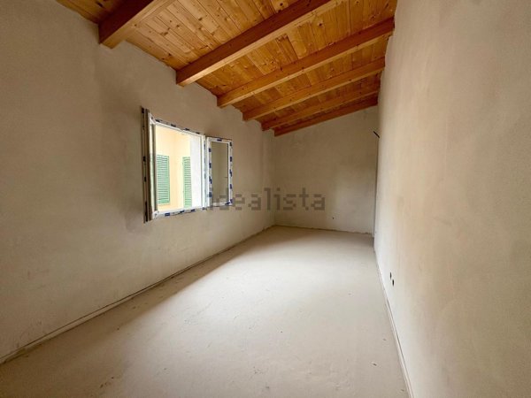 casa indipendente in vendita a Prato in zona Iolo