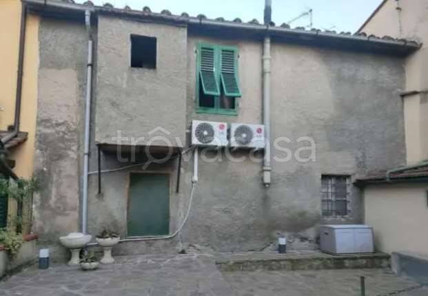 casa indipendente in vendita a Prato in zona Campostino