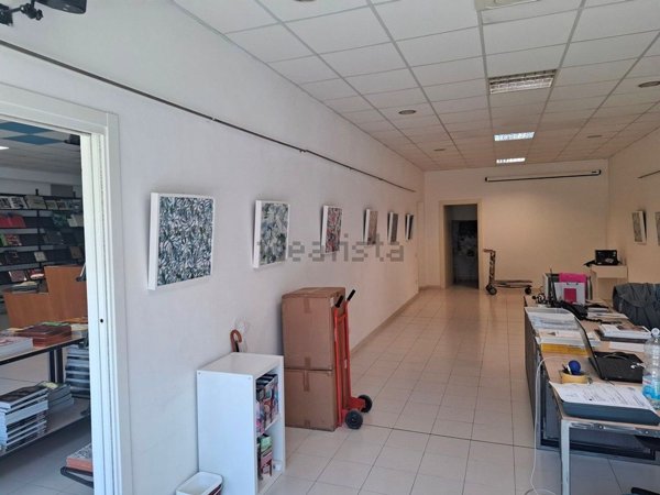 ufficio in vendita a Prato in zona Castelnuovo