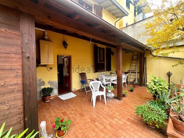 casa indipendente in vendita a Prato in zona Grignano