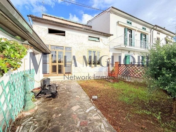 appartamento in vendita a Prato in zona Galciana