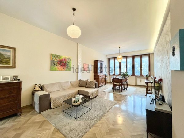 casa indipendente in vendita a Prato