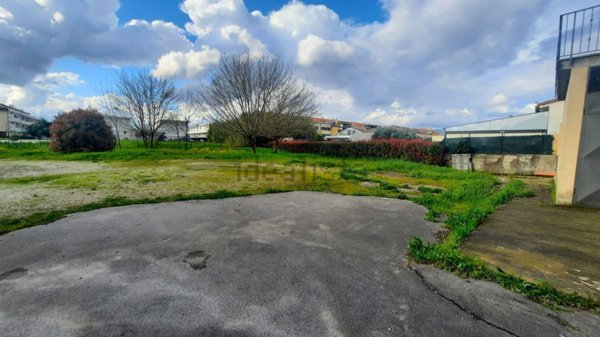 appartamento in vendita a Prato in zona Tavola