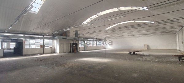 capannone in vendita a Prato