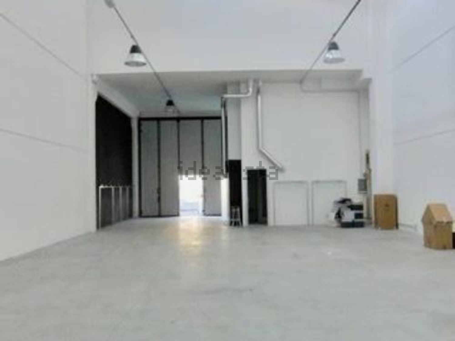 locale di sgombero in vendita a Prato in zona Paperino