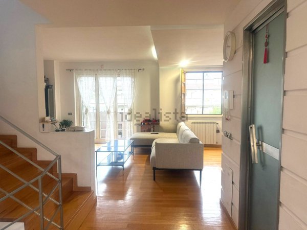 casa indipendente in vendita a Prato in zona Fontanelle