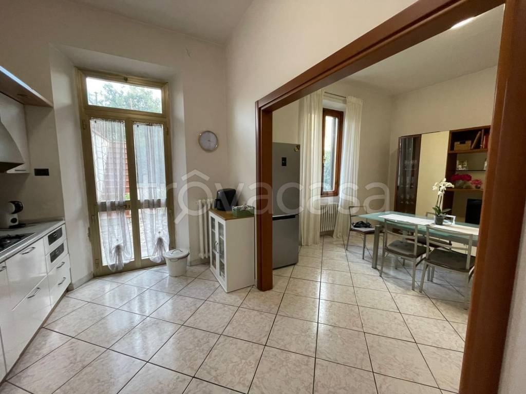 casa indipendente in vendita a Prato in zona Viaccia