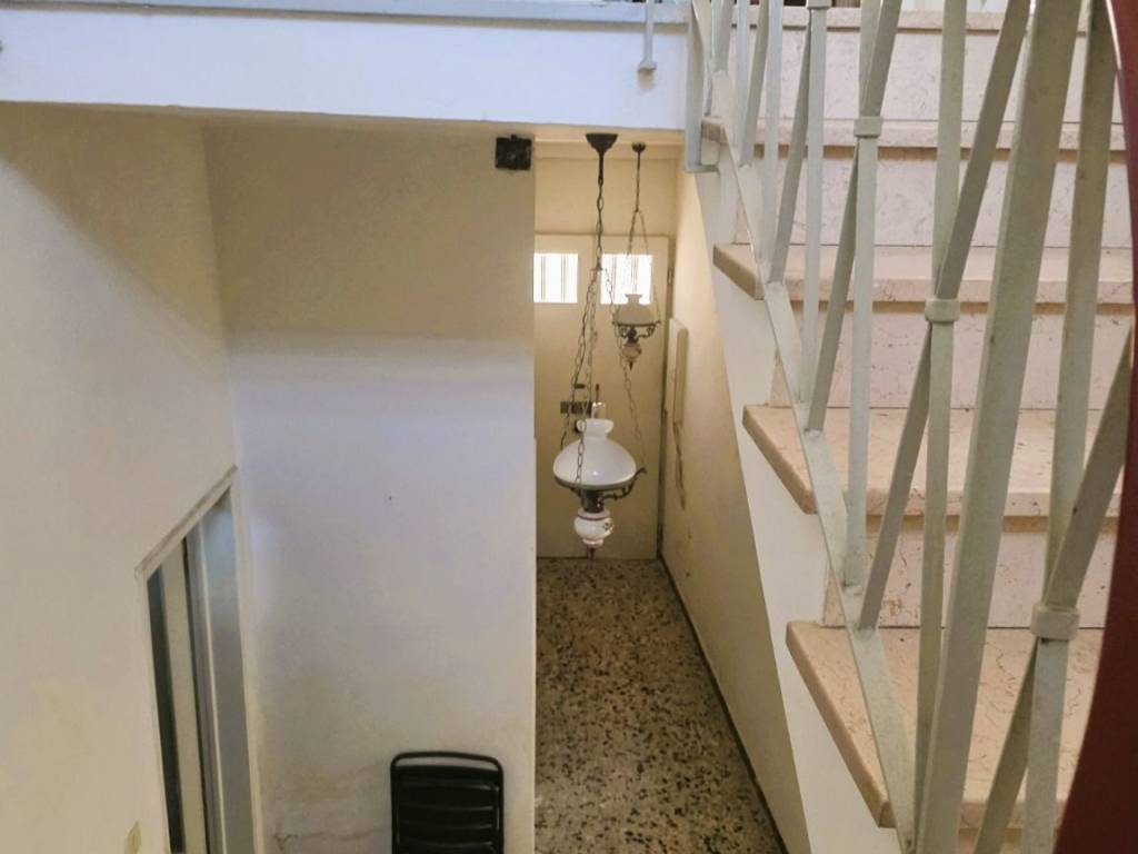 casa indipendente in vendita a Prato in zona Santa Lucia