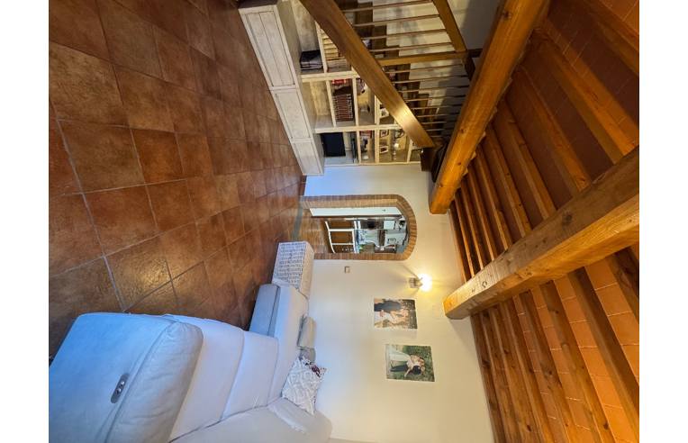 casa indipendente in vendita a Prato in zona Paperino