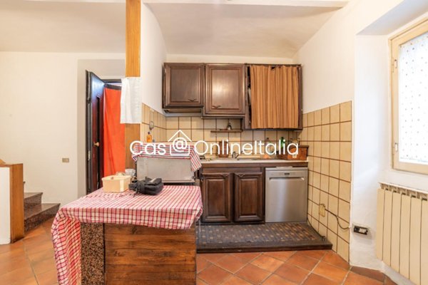 casa indipendente in vendita a Prato in zona Grignano